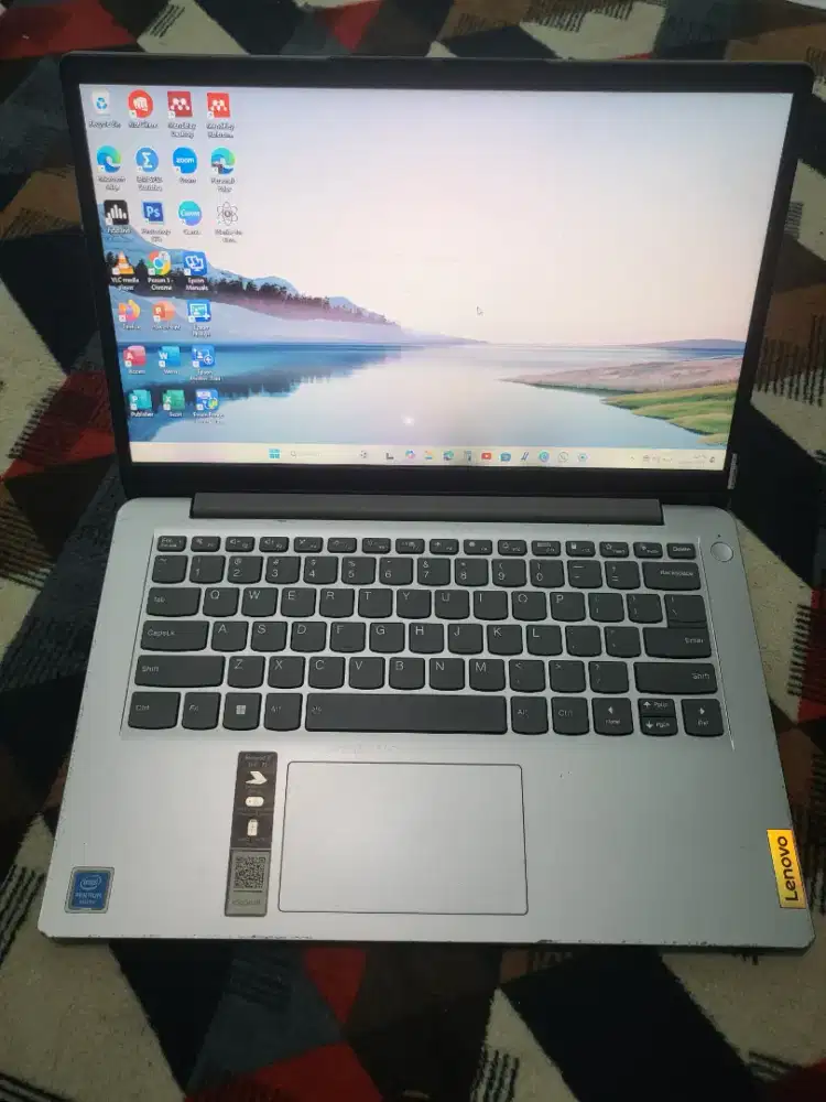 Jual cepat Laptop Lenovo slimbook 14 inch ram 4 N5030