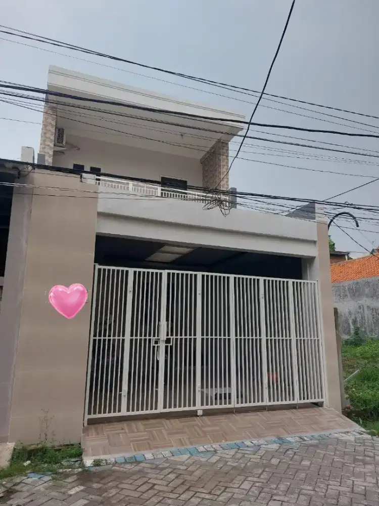 Rumah di jual semampir tengah tengah kota