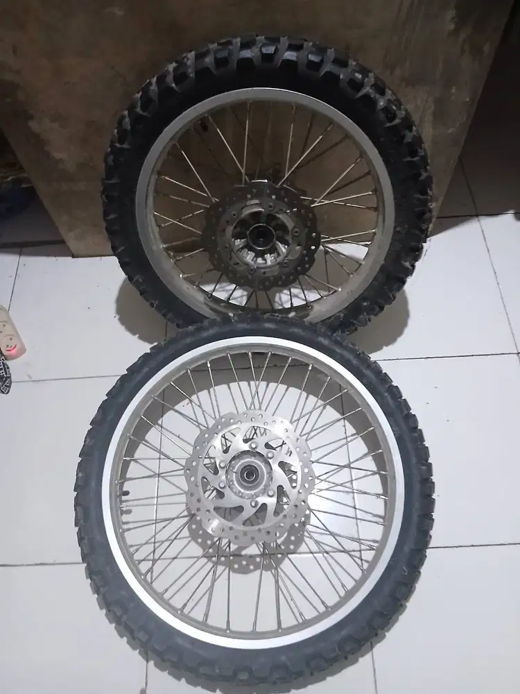 JUAL BAN MOTOR WR ORI