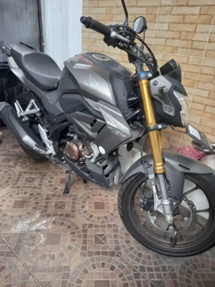 DI JUAL HONDA CB 150 R TAHUN 2022