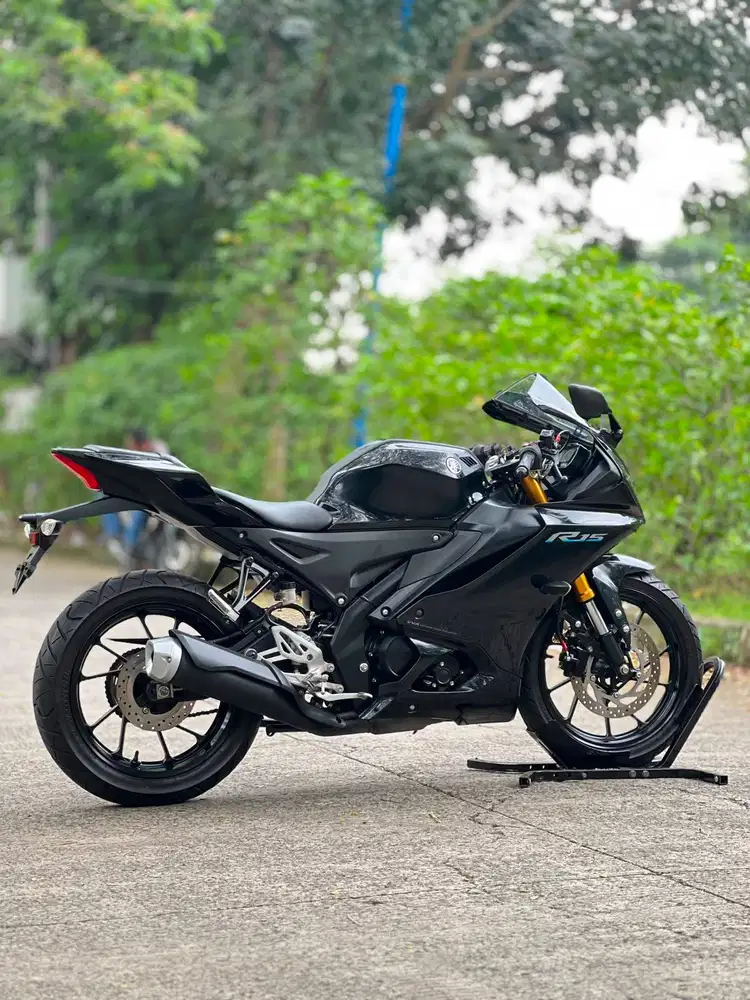 SPORT BERKARAKTER! YAMAHA YZF R15 V4 2023 HITAM KM LOW PAJAK ON MULUS