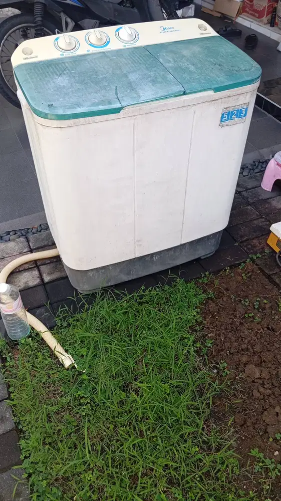 Mesin Cuci Midea