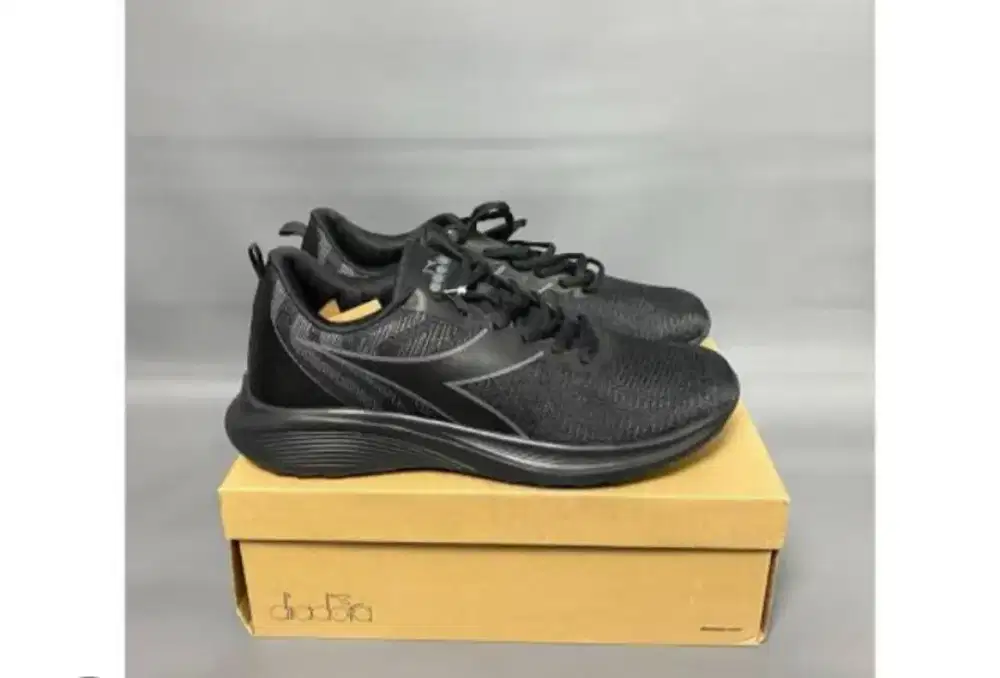 Diadora full black