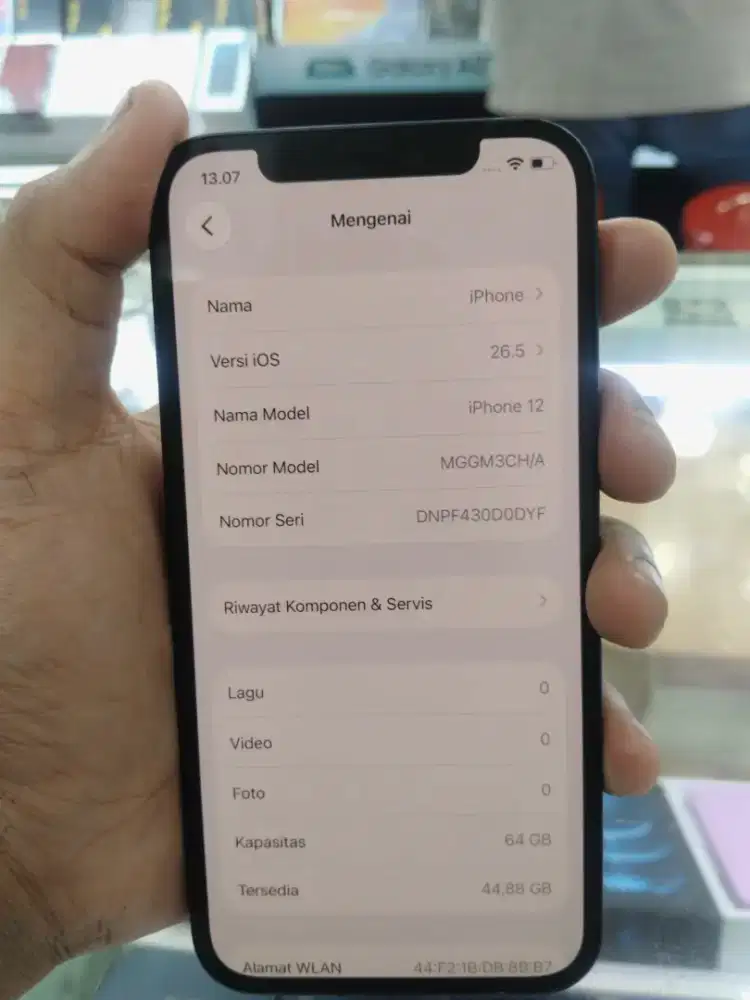 Iphone 12 ram 64gb