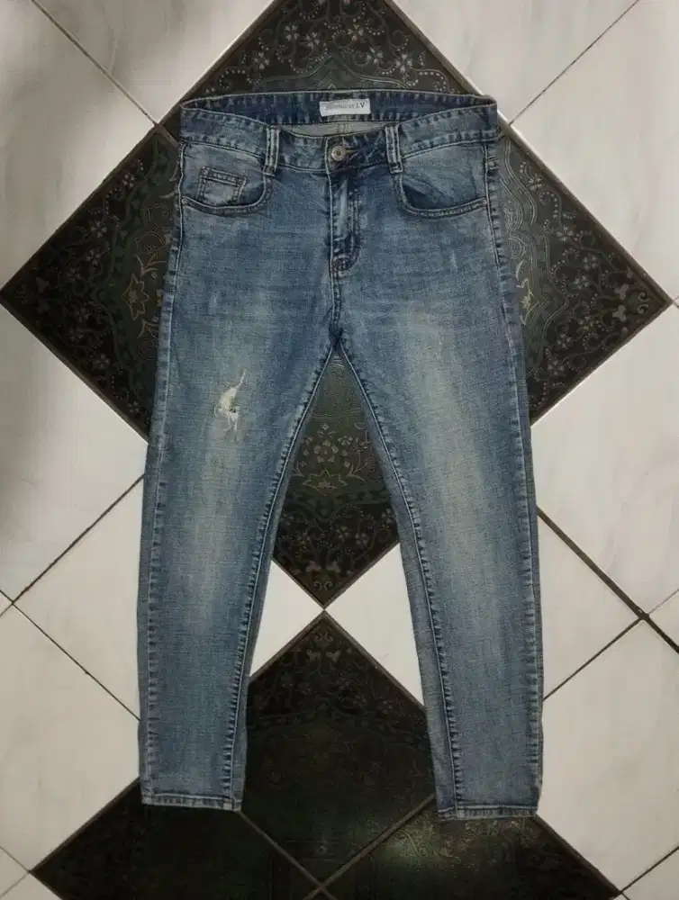 Celana jeans cowok slim
