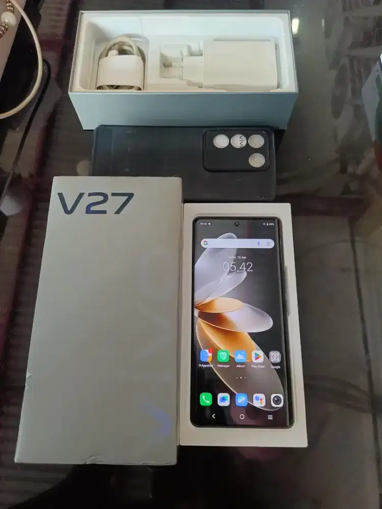 VIVO V27 8/256 SECOND