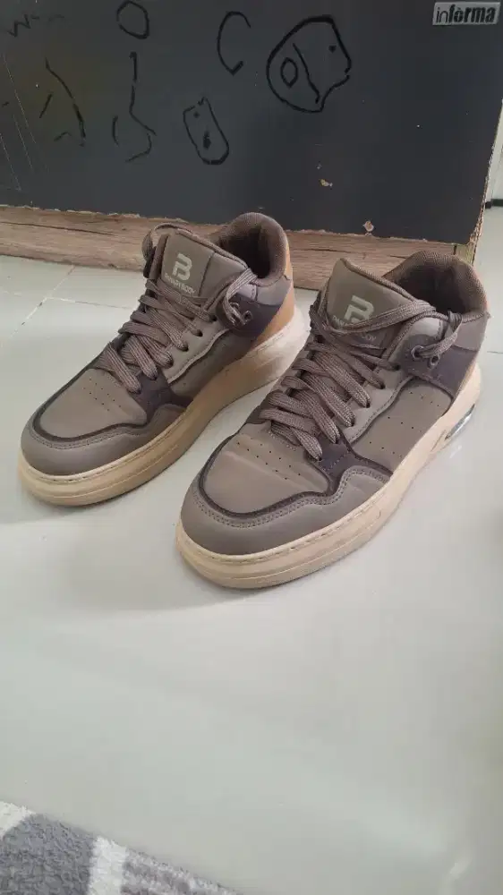 Sepatu merk Panarybody