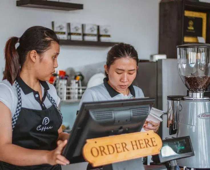 Barista dan Kasir