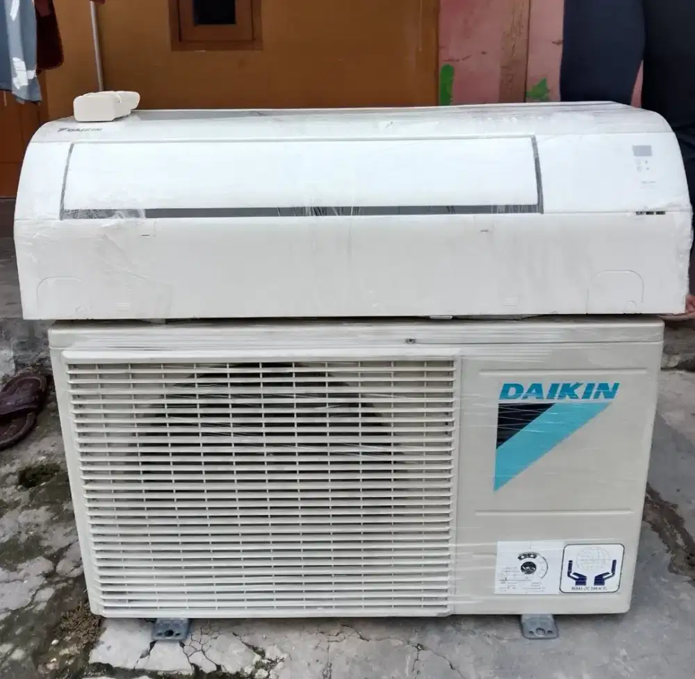 AC Daikin Thailand 1 pk R32, kondisi sangat baik mulus dan ory