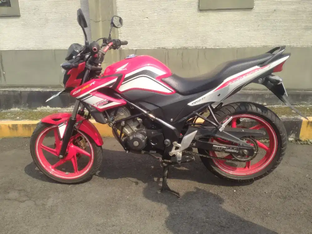 DI JUAL CEPAT CB 150 R OLD