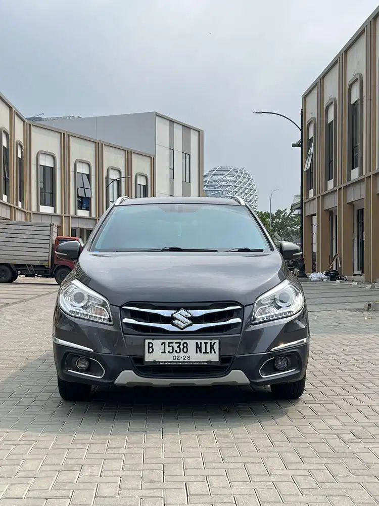 Suzuki Sx4 SCross S Cross 1.5 AT 2017 Abu-Abu Metalik