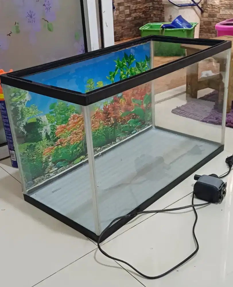 Aquarium full set dengan mesin dan kotak filter kondisi 99% baru