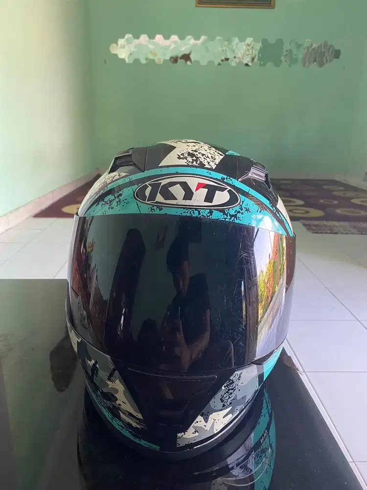 Helm KYT R10 size L