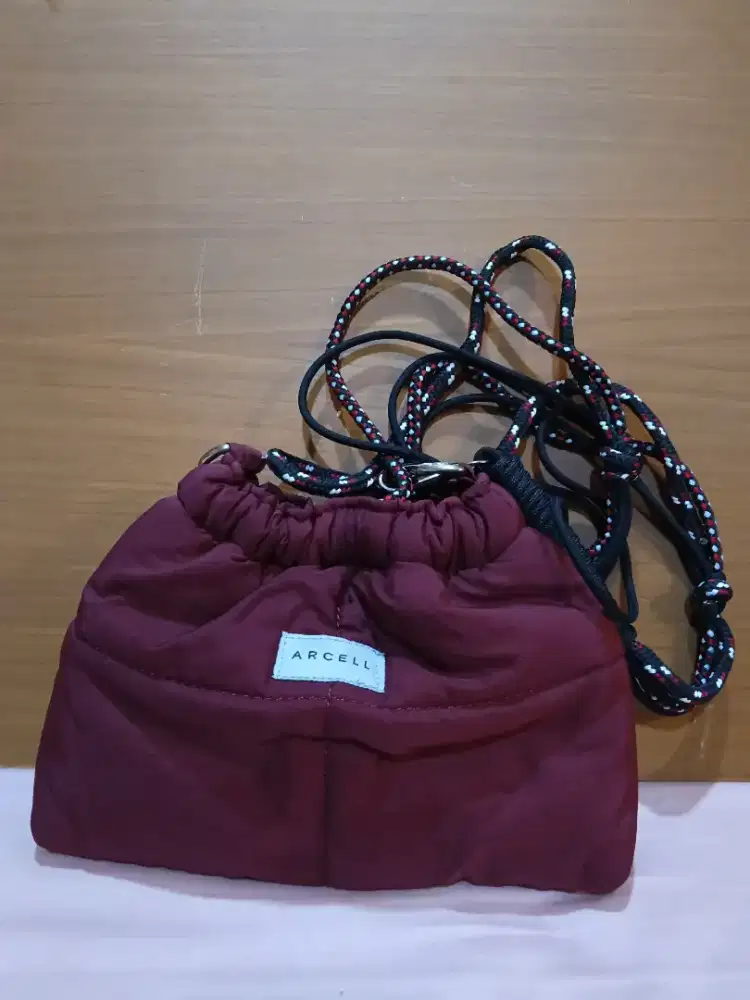 Tas Selempang Wanita Mini Puff Sintetis Arcell