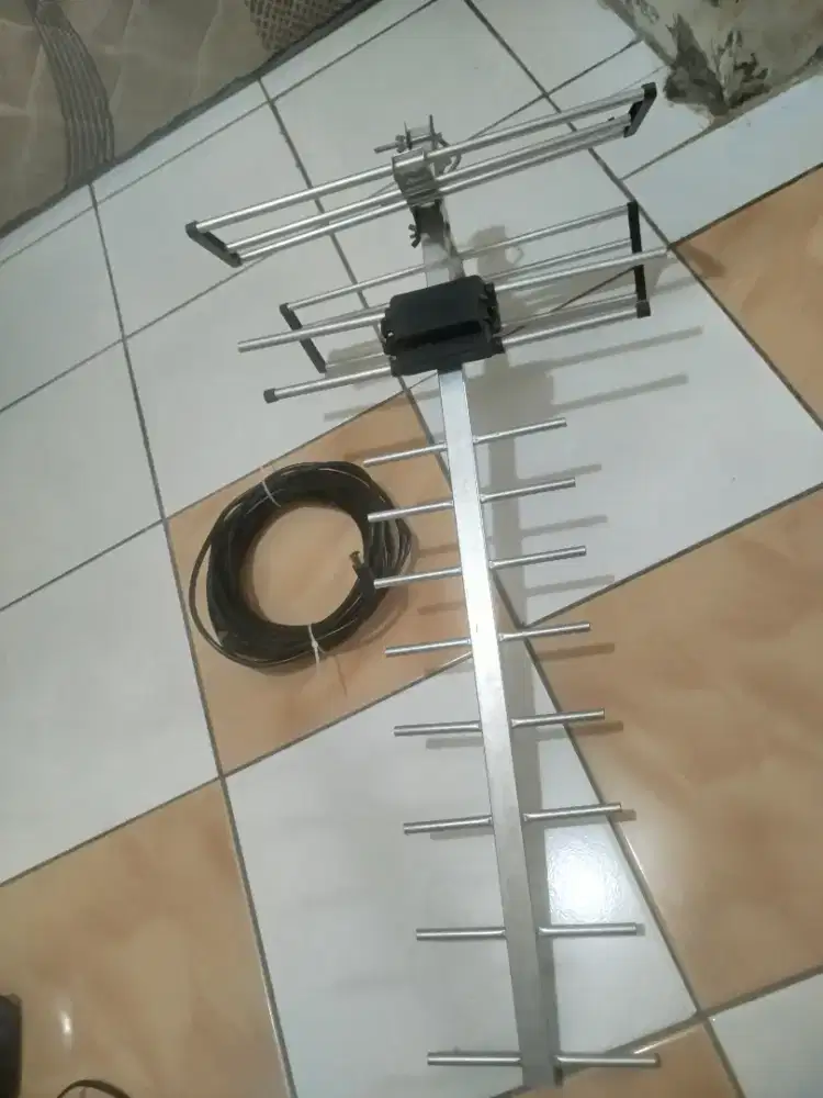 Antena TV + Kabelnya