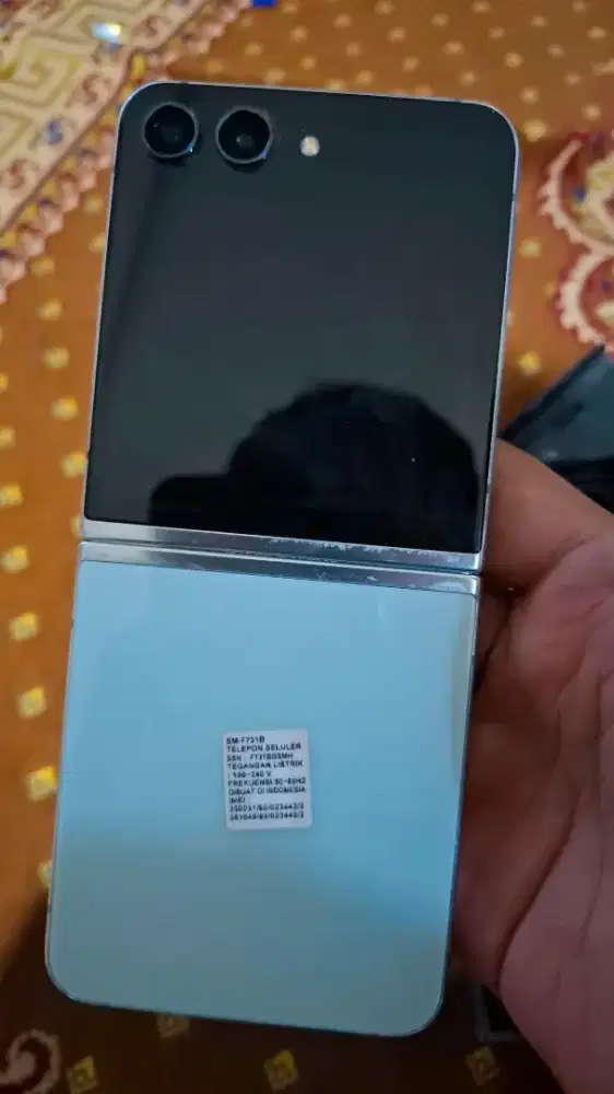 Di jual apa adanya nih samsung z flip 5