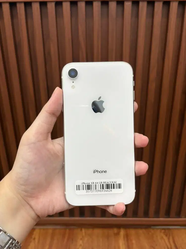 iPhone XR 64 GB BEACUKAI