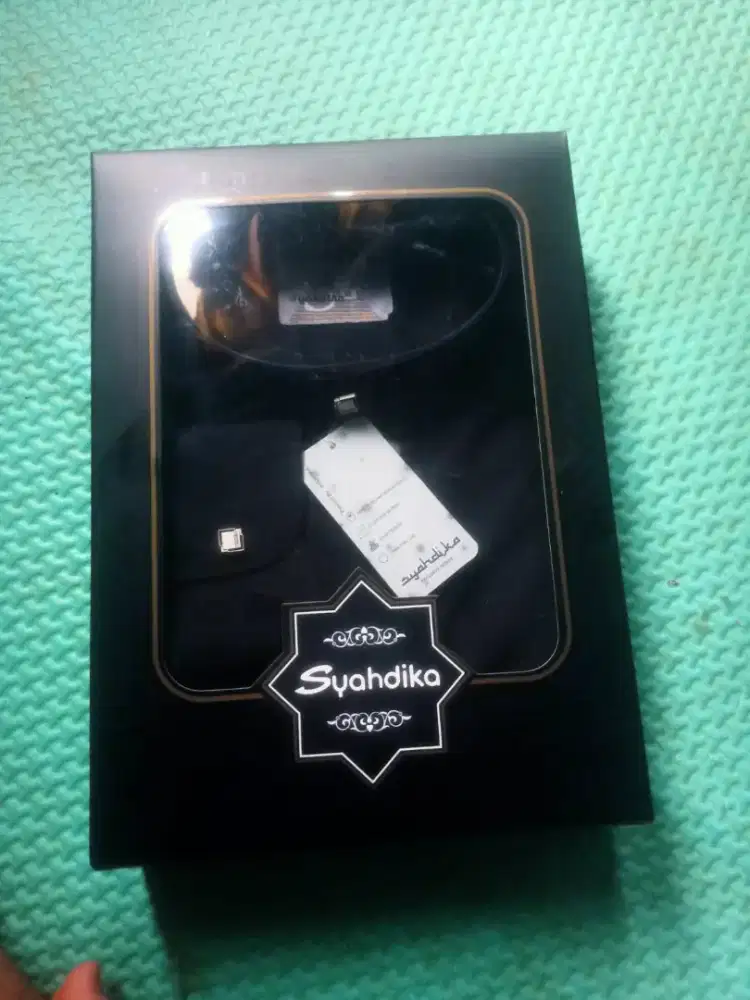 Jubah ukuran L, baru
