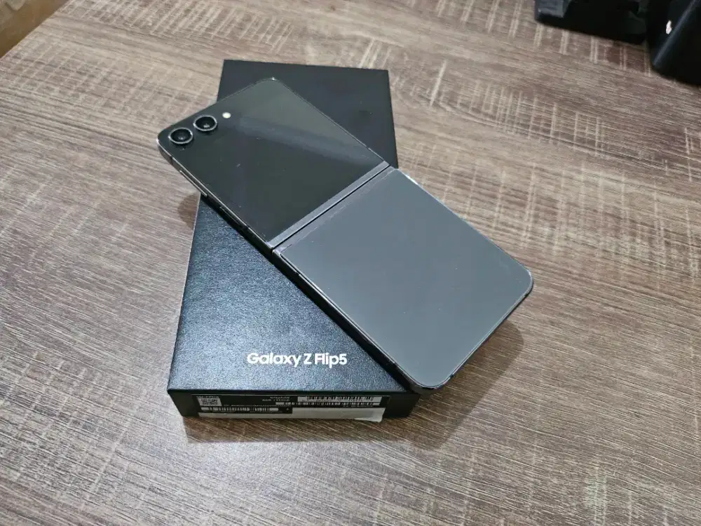 SAMSUNG GALAXY Z FLIP 5 8/512GB SEIN RESMI MINUS