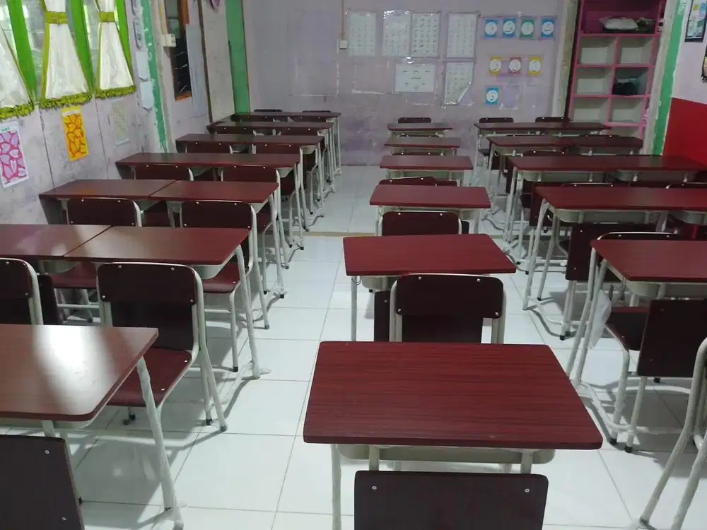 SET MEJA KURSI SEKOLAH