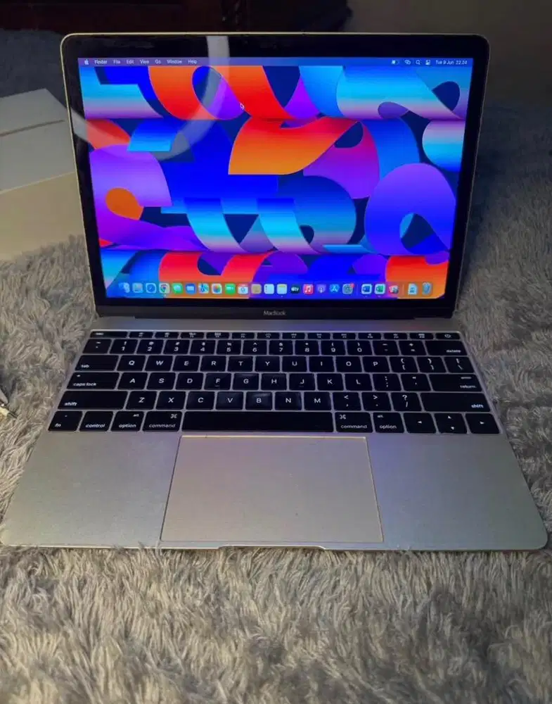 Macbook 12” Garansi Ex iBox 8/256GB Gold Garansi Ex iBox Battery Awet