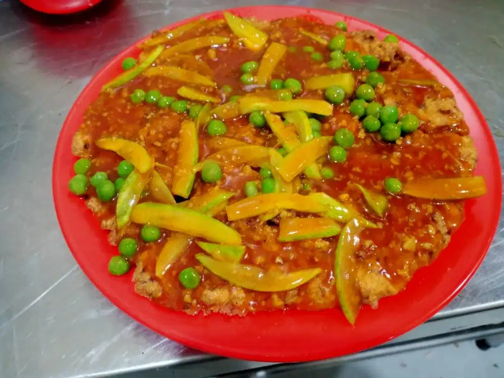 Saya  cari  koki  ug sdah berpebglmn  di  bidang  msakan  seafood utam