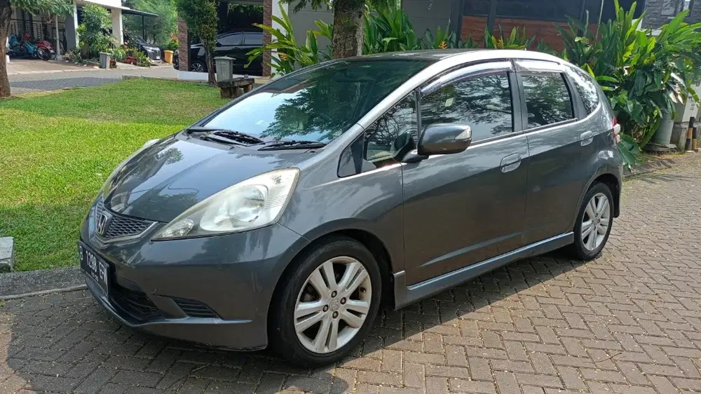 Honda Jazz RS AT 2010 Abu abu