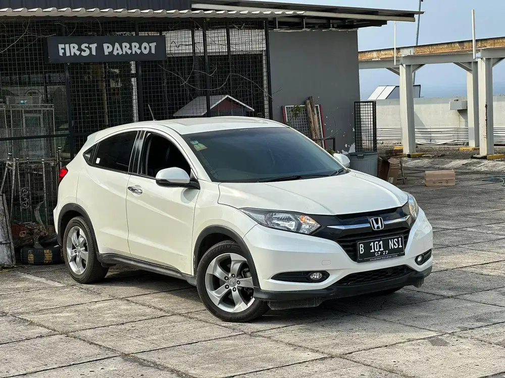 PALING ANTIK !! Km 37rb HRV E CVT MATIC AT 2017 !! DP 15jt SIAPA CEPAT