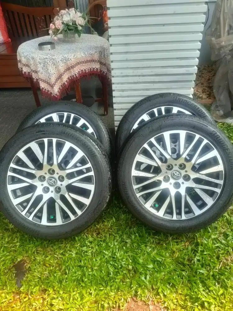 DIJUAL BAN & VELG TOYOTA ALPHARD