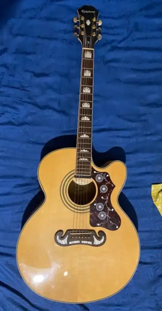Gitar , gitar akustik, elektrik