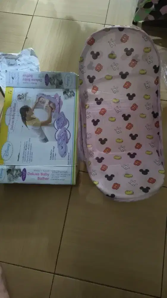 Dijual kursi mandi baby merek Deluxe