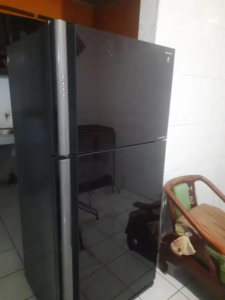 Kulkas 622 liter SHARP sj IP176NKL BK
