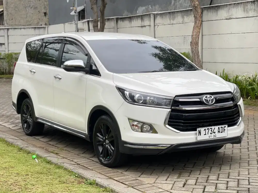 Innova venturer bensin matic