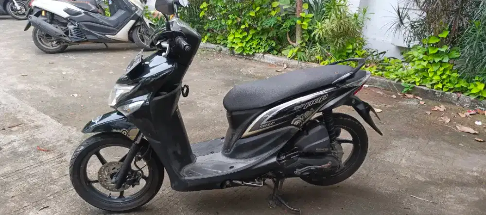 Beat pop 2015 / hitam