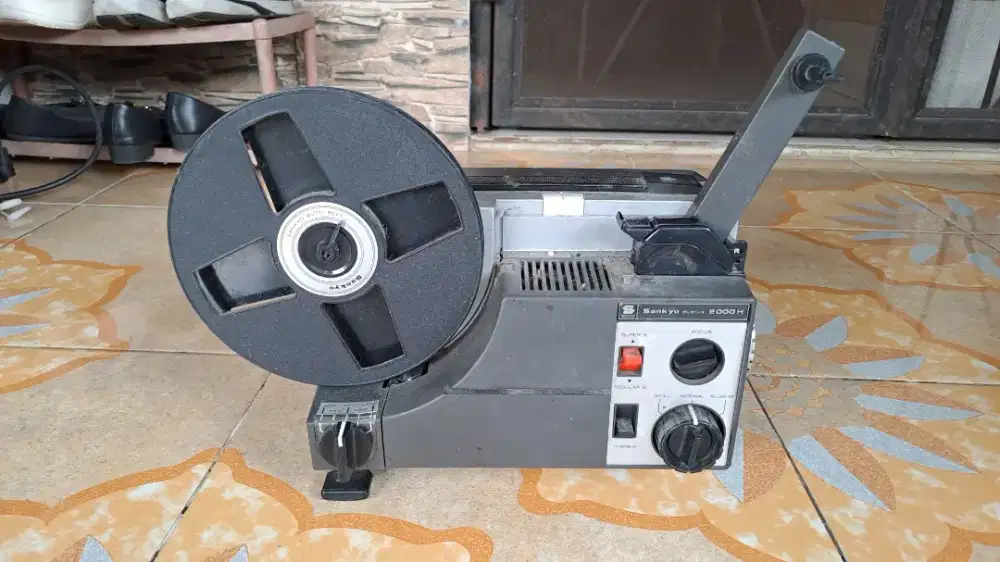 Proyektor Sankyo (made in Japan)