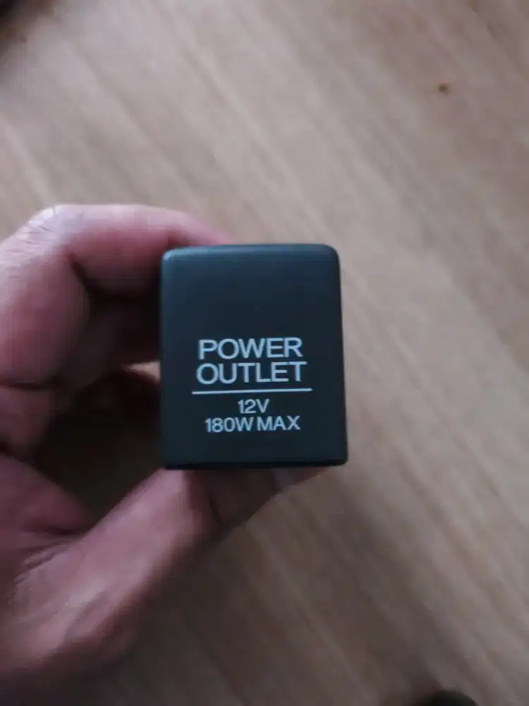 Colokan charger/ power outlet 12v / colokan lampu