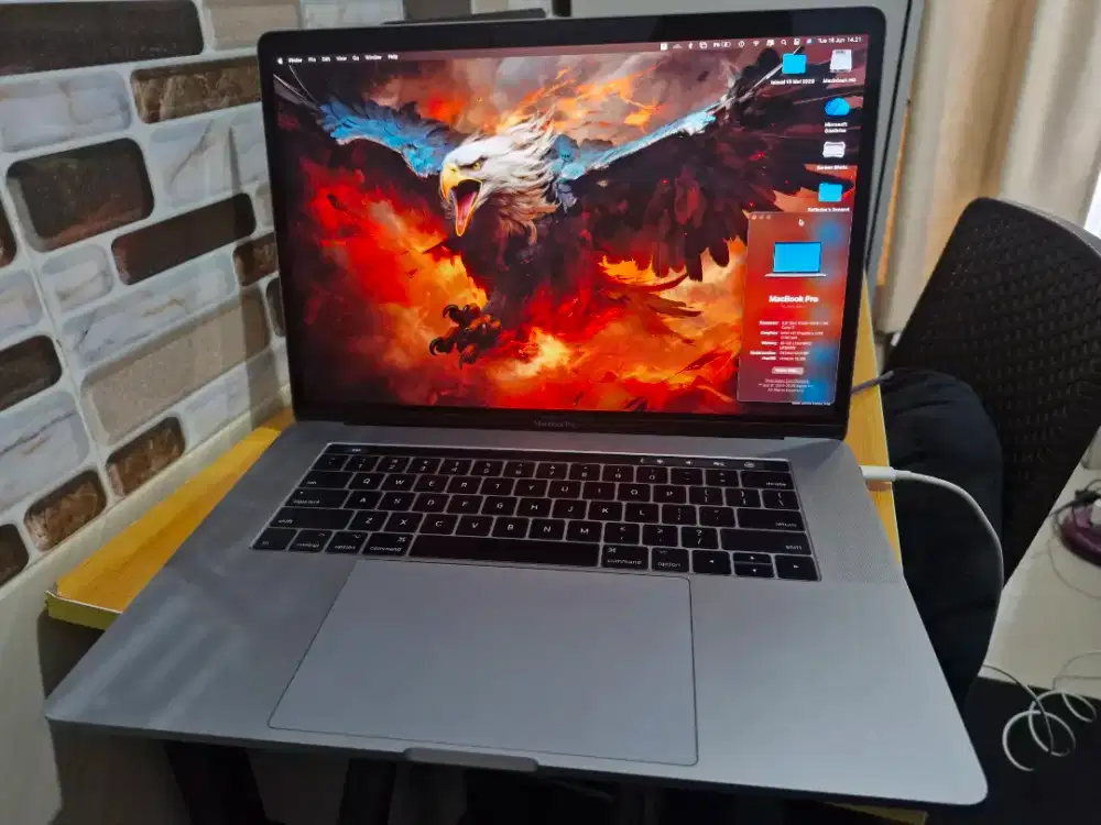 Macbook Pro 15 inch 16/2 tb tahun 2017