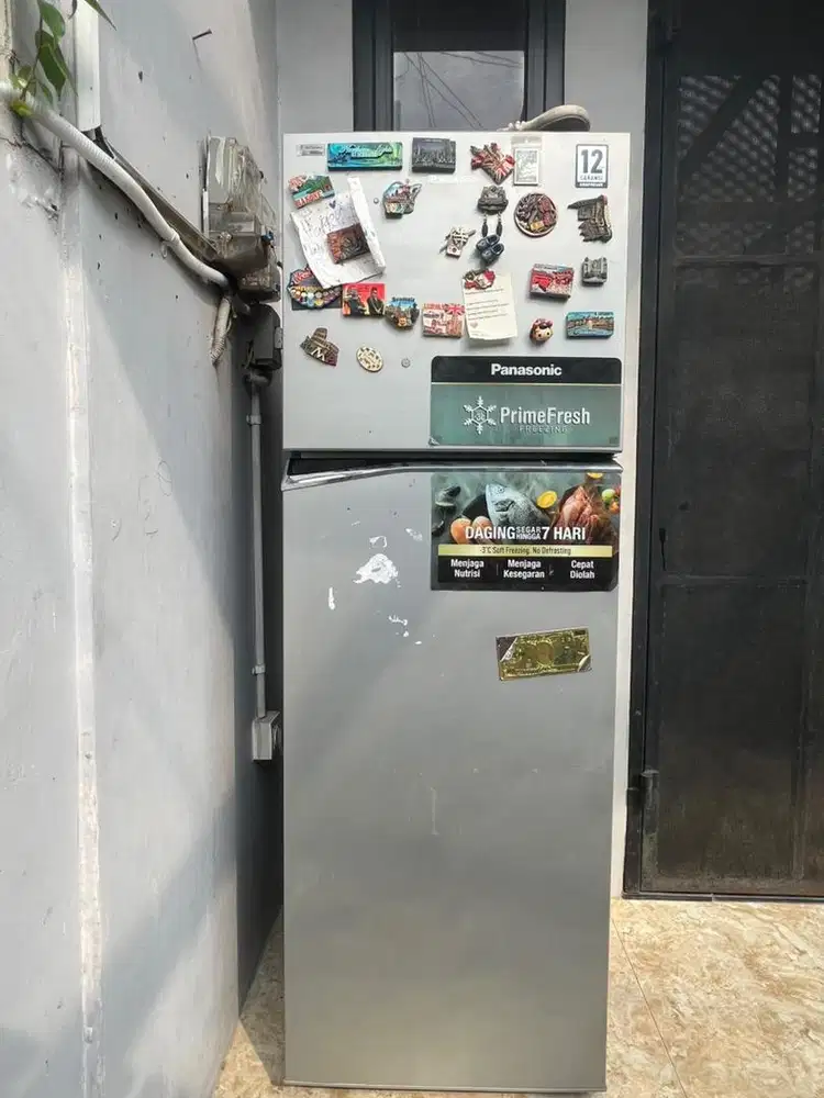 DI JUAL KULKAS PANASONIC 2 PINTU TIPE NR-BB331Q BEKAS PAKAI PRIBADI