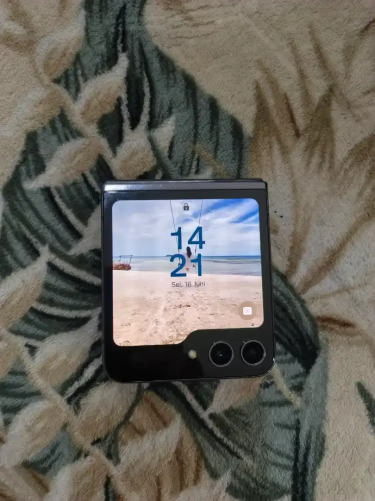 Samsung Galaxy z flip 5 8 / 512