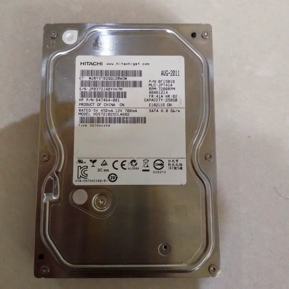 Harddisk Internal 3,5 Inch Hitachi Sata 250 GB