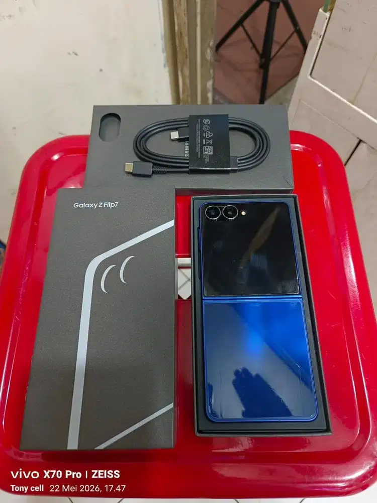 Samsung z flip 7 12/512