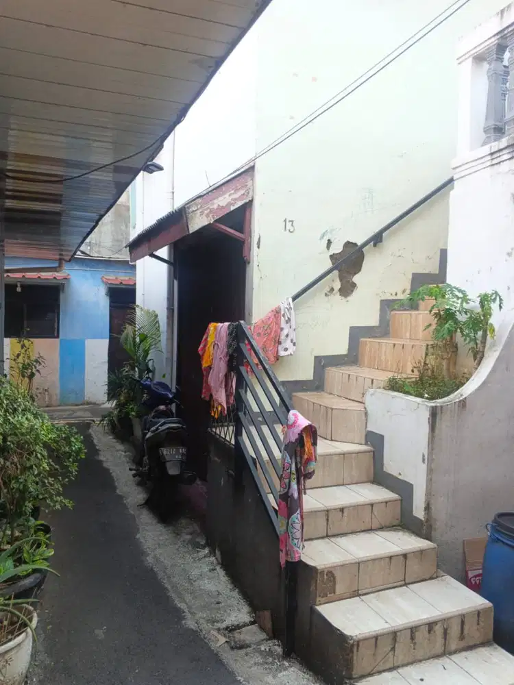 Kontrakan Murah Utan Kayu Selatan, 2 Kamar Tidur, Semi Furnished.