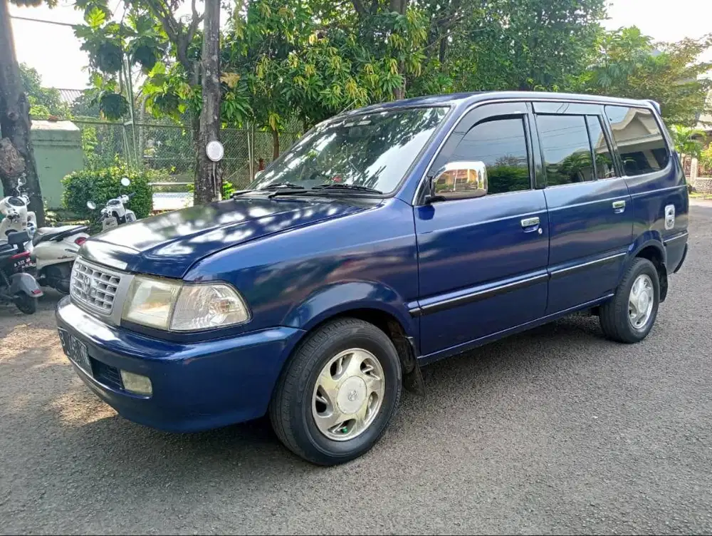 Kijang LGX 2.0 Efi 2001 manual bensin pjk pjg 6/27 terawat orisinil