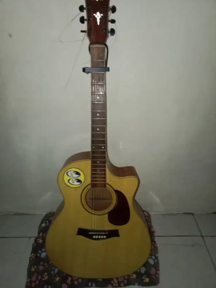 jual gitar akustik lokal