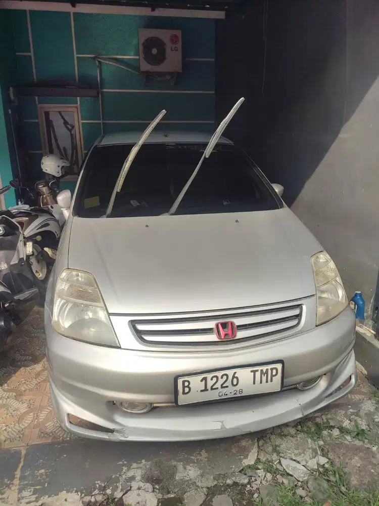Honda stream 1.7. pajak mati dua tahun