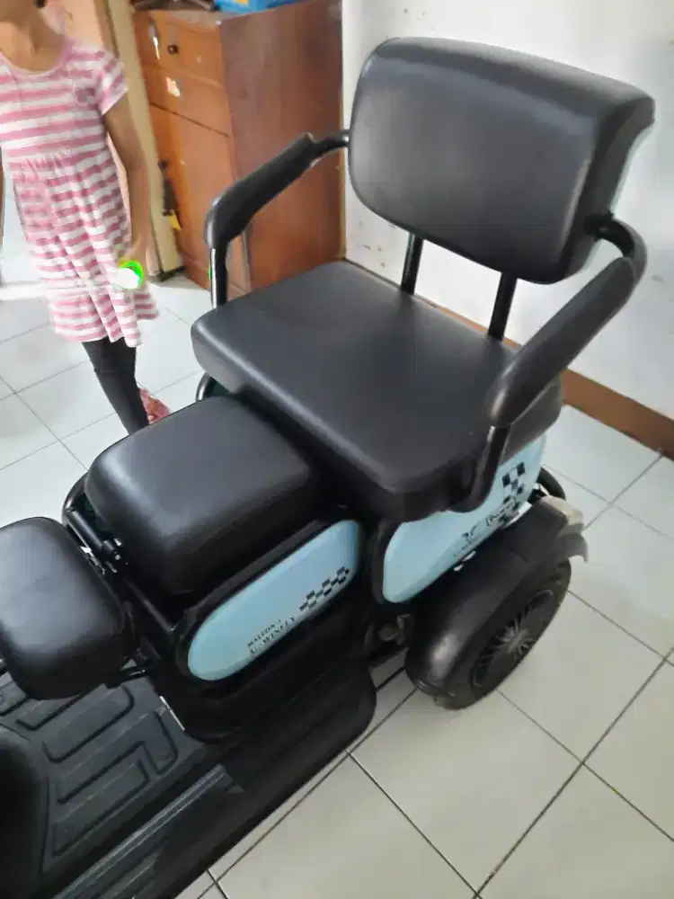 Speda listrik roda 3 msh like new