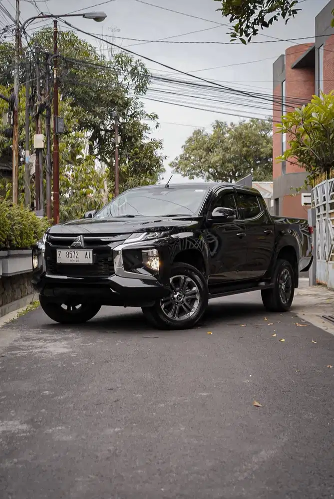 TRITON ULTIMATE 4X4 SEPERTI BARU