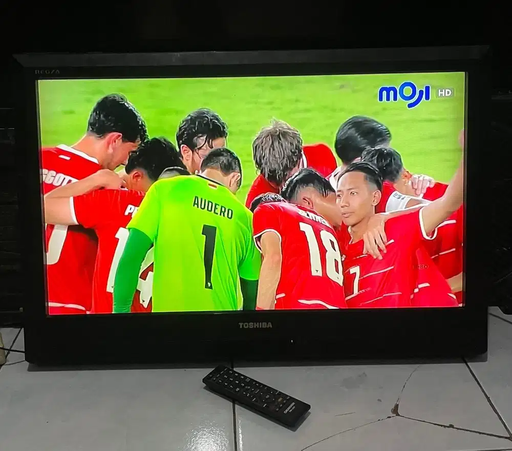 Lcd tosiba 32 in analog normal mulus tinggal pasang stb