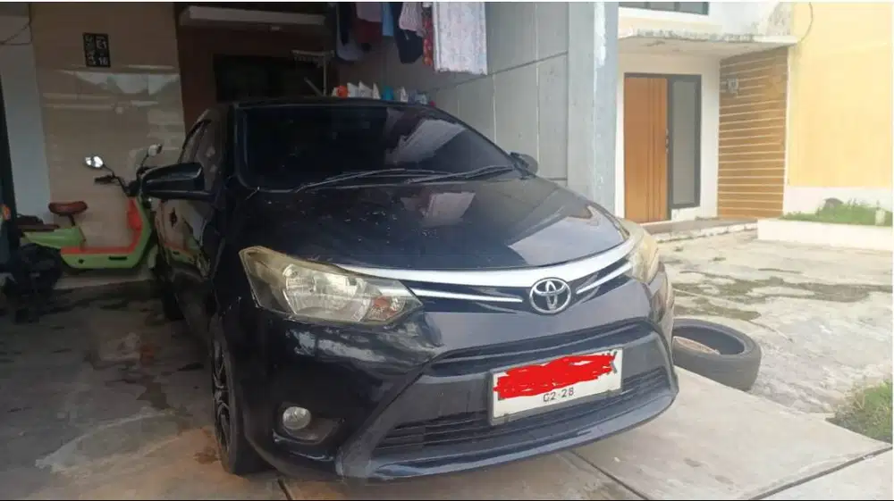 Toyota Vios Limo 1.5 STD  Sedan Hitam ( Tahun 2015 )