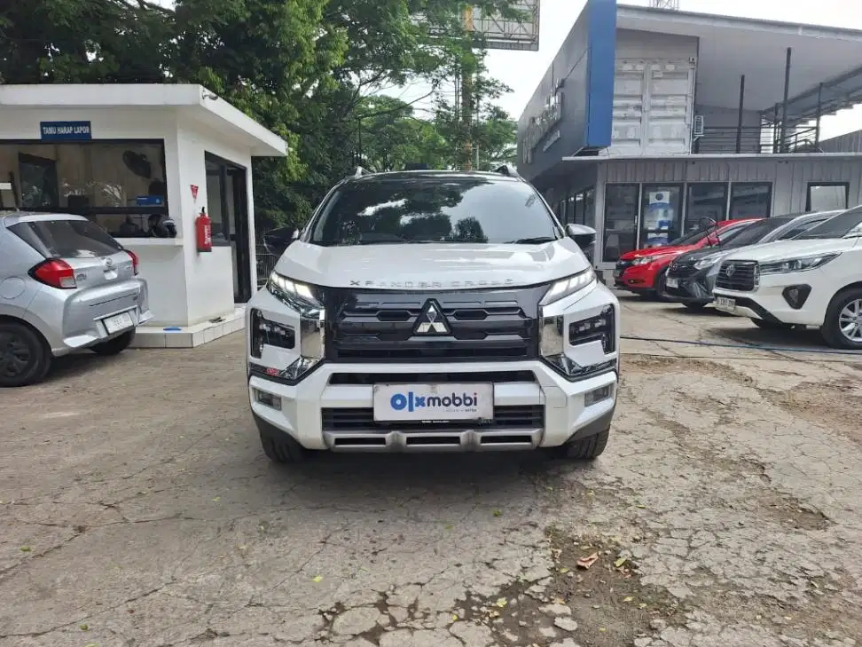 LOW DP Mitsubishi Xpander 1.5 Cross Premium Package Bensin-AT 2024 UBT